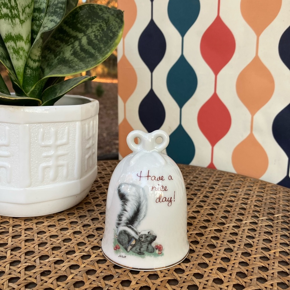Cloverleaf Lane Designers Collection Skunk "Have a Nice Day" Linda K Powell Bell - Picture 7 of 8